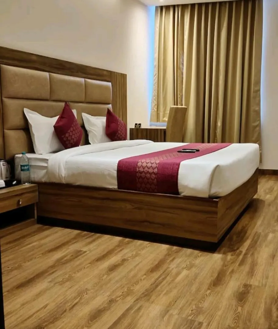 ***  Hotel Pearl Wood Zirakpur India