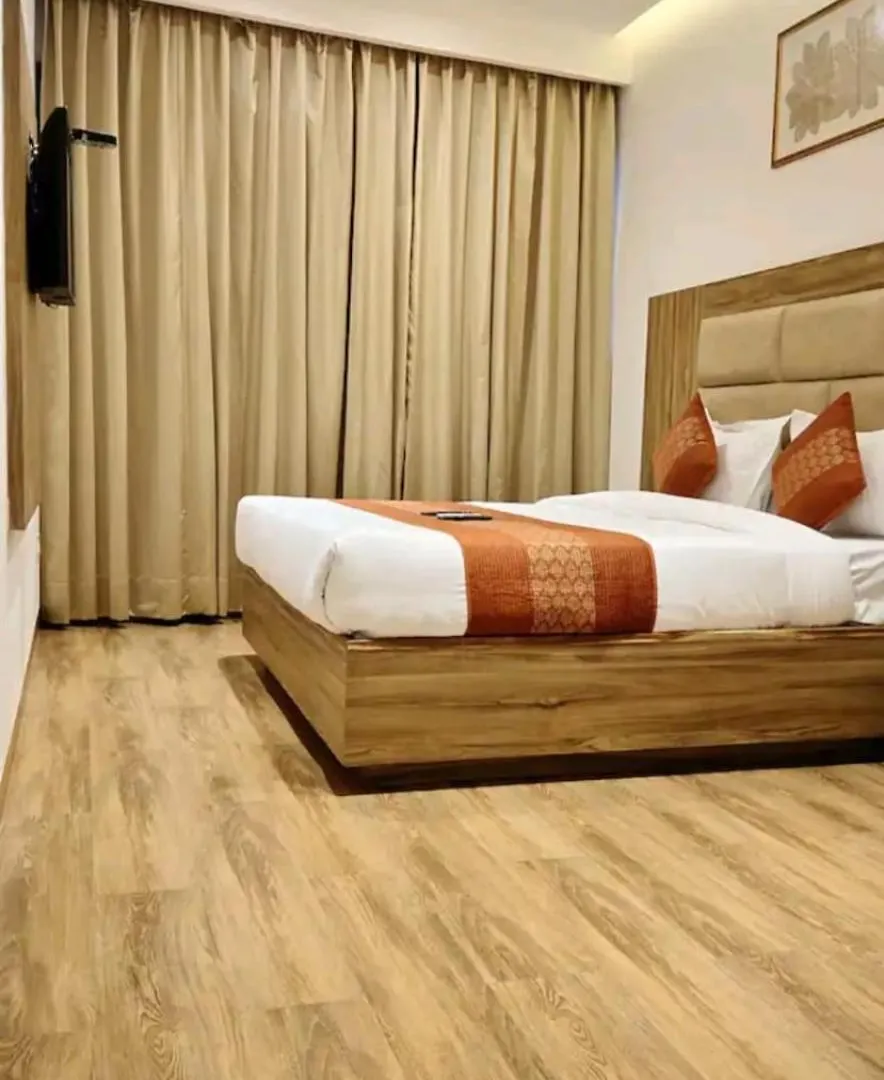 Hotel Pearl Wood Zirakpur